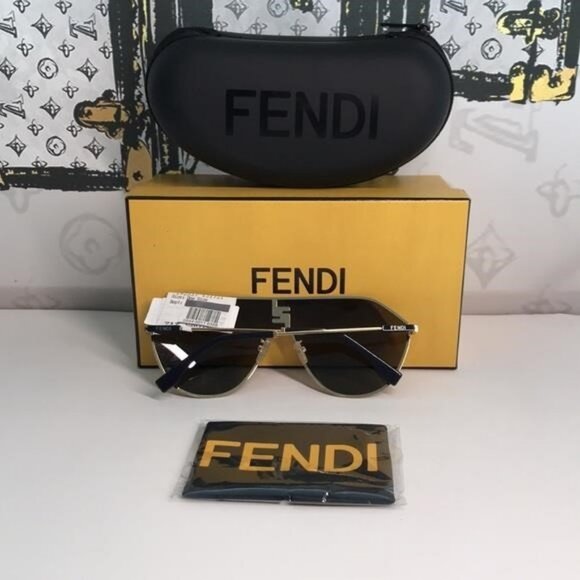 NEW Fendi FE40080U 30E Aviator Sunglasses – Gold / Brown 65mm – 100% Authentic - Picture 11 of 11
